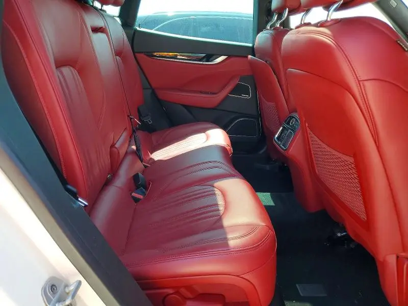 2018 MASERATI LEVANTE LUXURY  