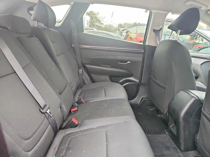 2023 HYUNDAI TUCSON SE  