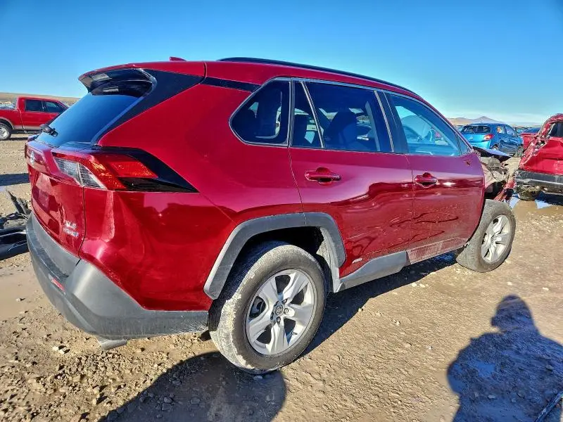 2021 TOYOTA RAV4 XLE  