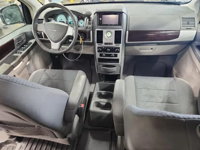 2010 CHRYSLER TOWN & COUNTRY TOURING  