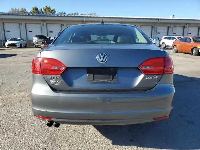 2013 VOLKSWAGEN JETTA SE  