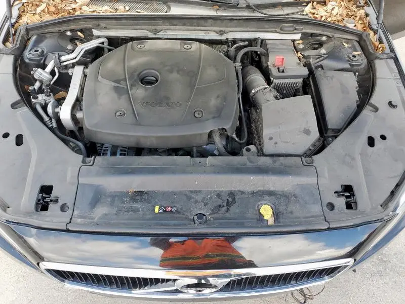 2018 VOLVO S90 T5 MOMENTUM  