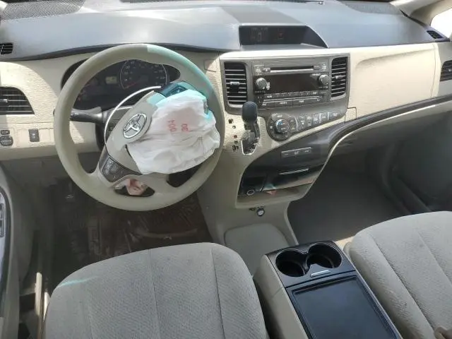 2013 TOYOTA SIENNA LE  