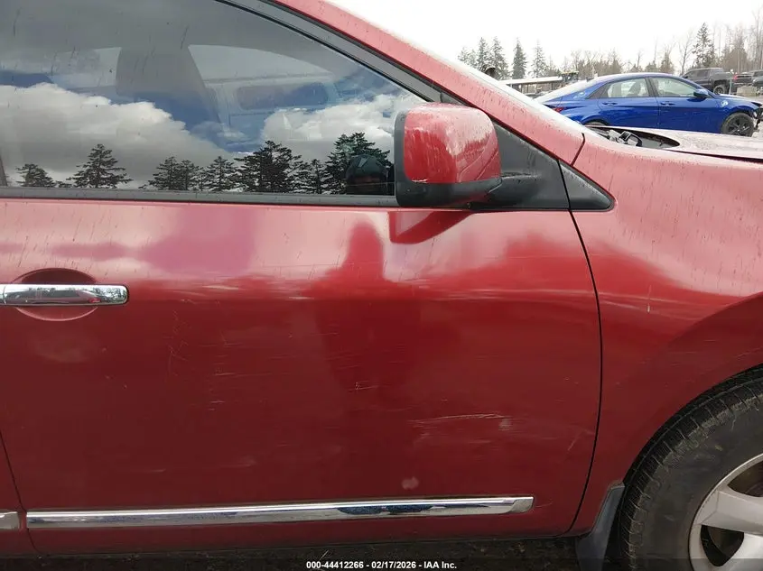 2013 NISSAN ROGUE S