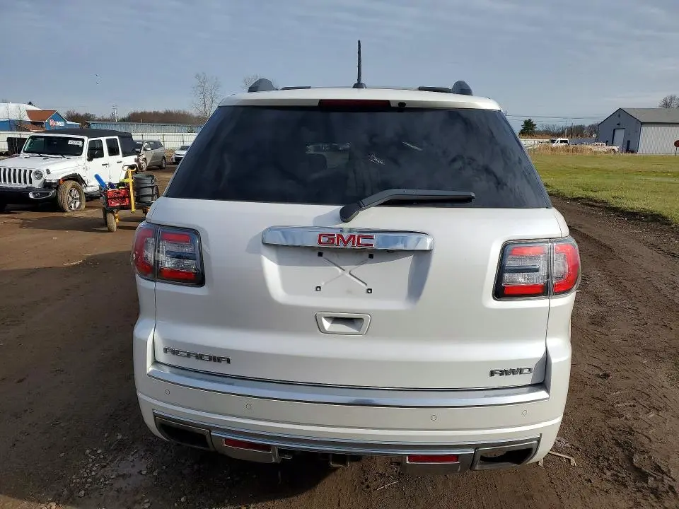 2016 GMC ACADIA DENALI  