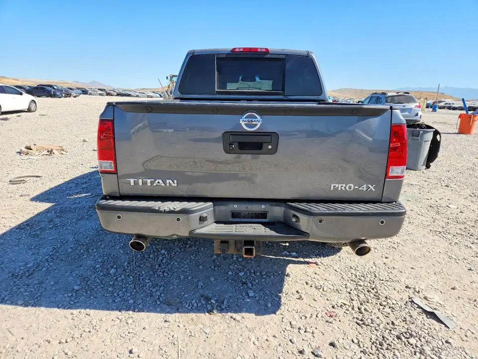 2014 NISSAN TITAN SV  