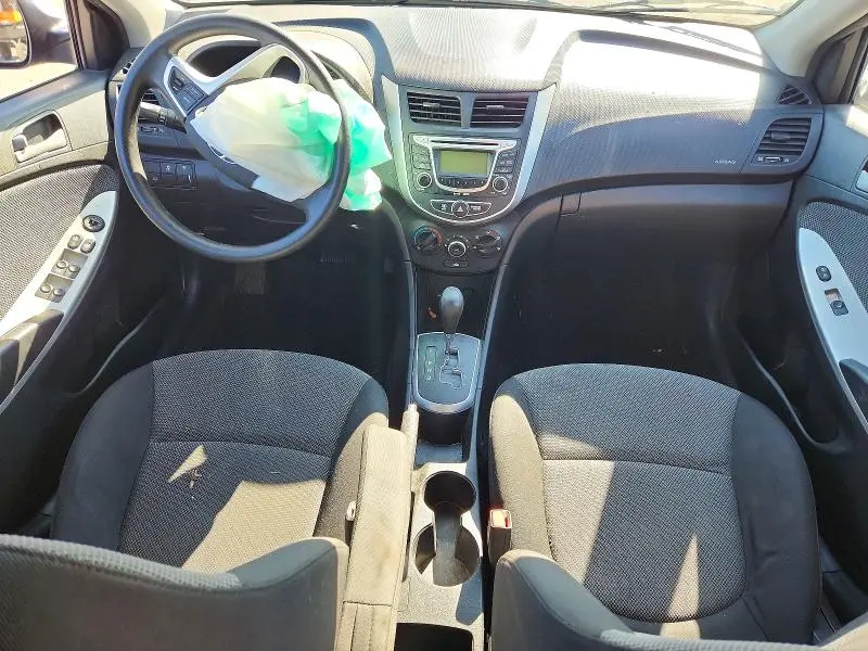 2013 HYUNDAI ACCENT GS  