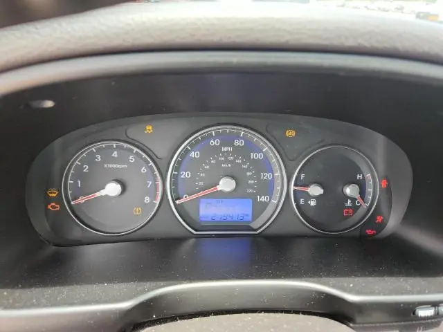 2011 HYUNDAI SANTA FE SE  