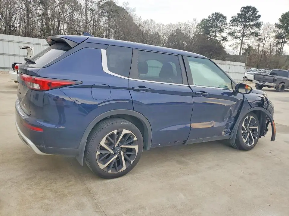 2022 MITSUBISHI OUTLANDER SE  