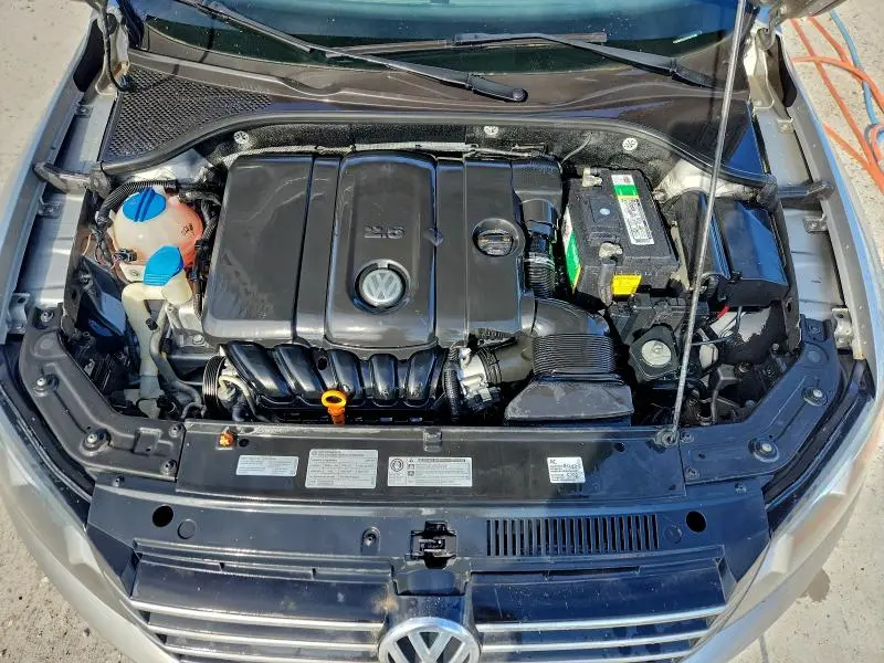 2012 VOLKSWAGEN PASSAT SE  