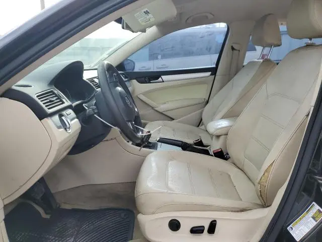 2012 VOLKSWAGEN PASSAT SE  