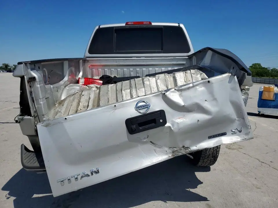 2013 NISSAN TITAN SV  