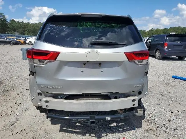 2018 TOYOTA HIGHLANDER LE  