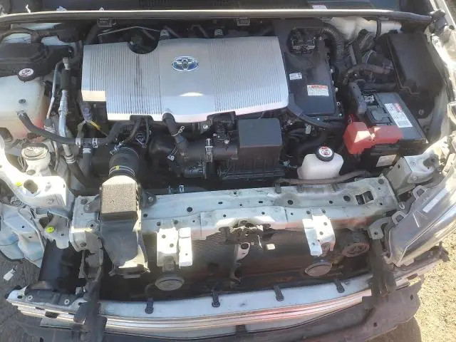 2020 TOYOTA PRIUS LE  