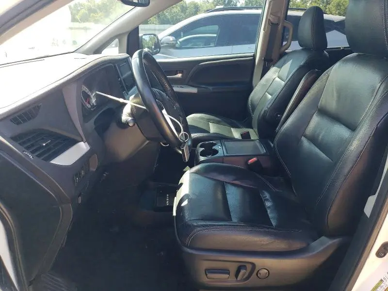 2015 TOYOTA SIENNA SPORT  