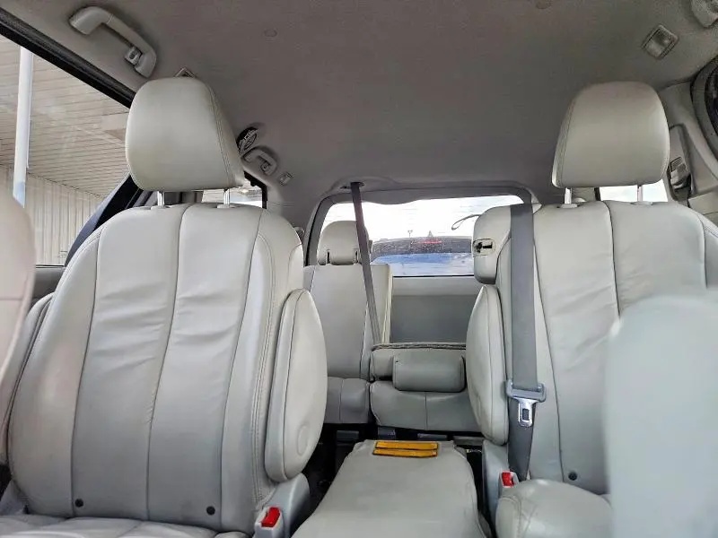 2012 TOYOTA SIENNA XLE 8-PASSENGER  