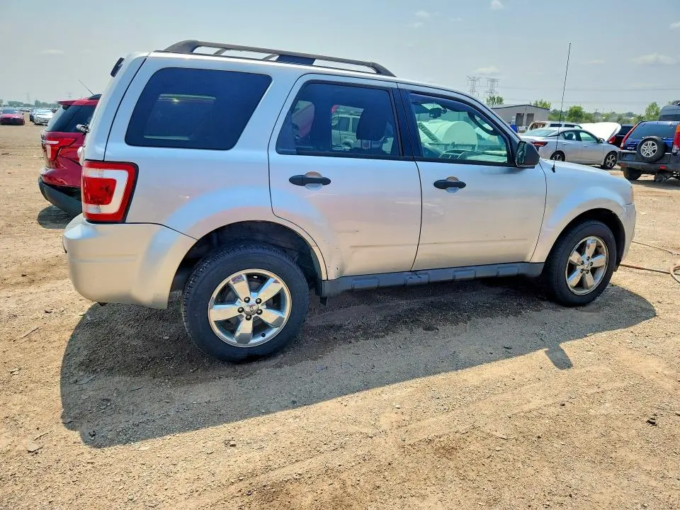 2011 FORD ESCAPE XLT  