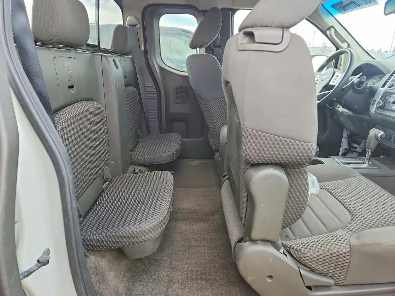 2014 NISSAN FRONTIER SV V6  