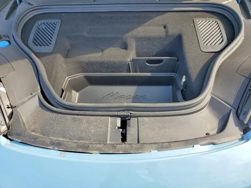 2025 PORSCHE MACAN TURBO  