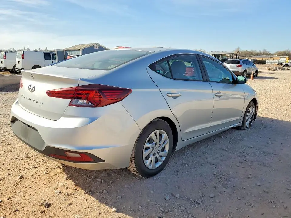 2019 HYUNDAI ELANTRA SE  