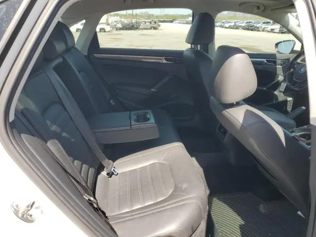 2017 VOLKSWAGEN PASSAT SEL PREMIUM  