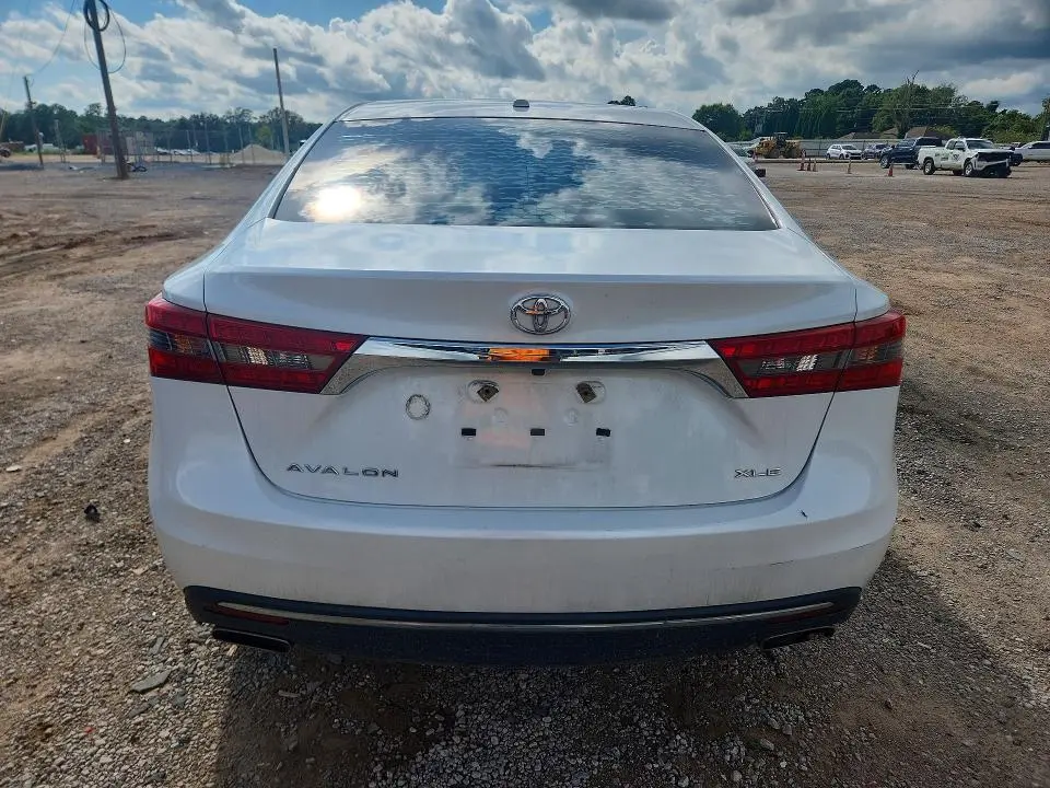 2016 TOYOTA AVALON XLE  