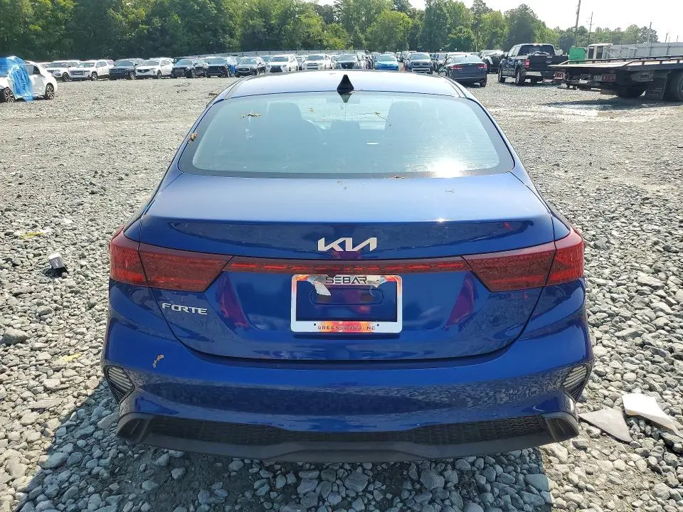 2022 KIA FORTE LXS  