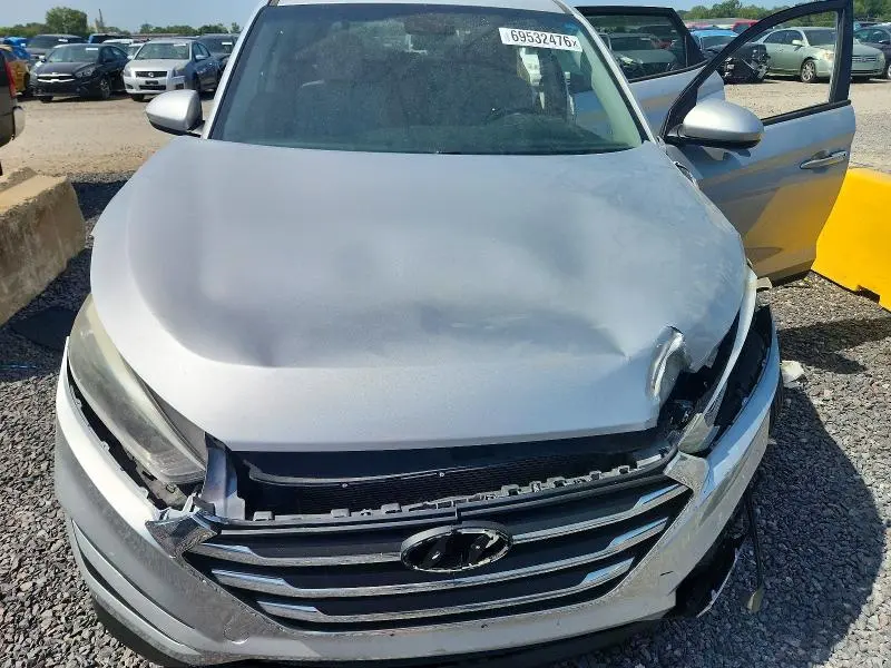 2018 HYUNDAI TUCSON SE  