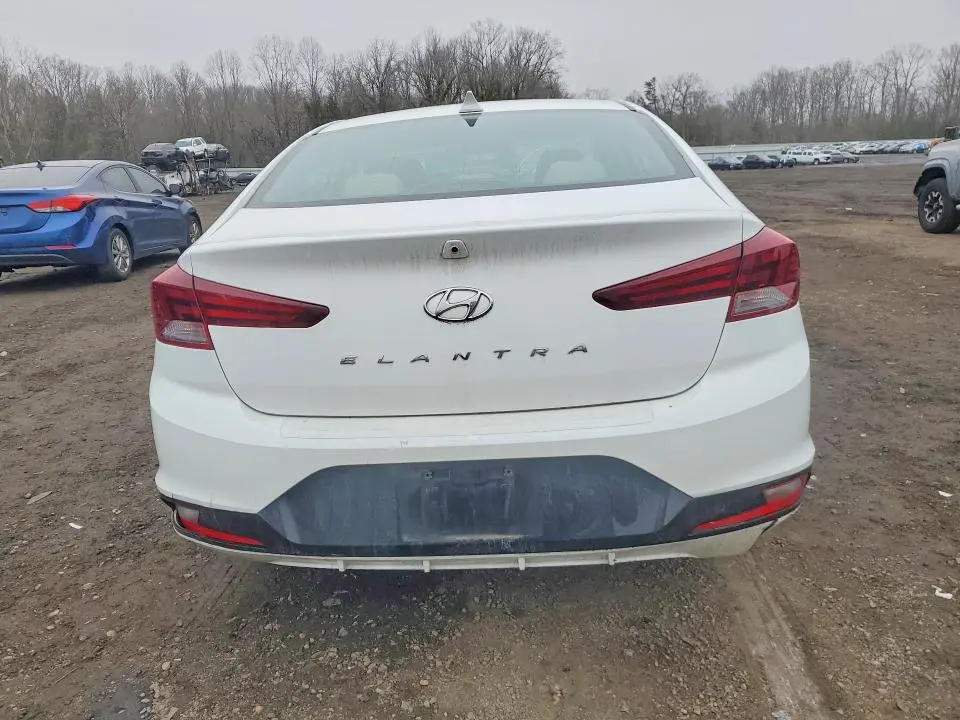 2019 HYUNDAI ELANTRA SEL  