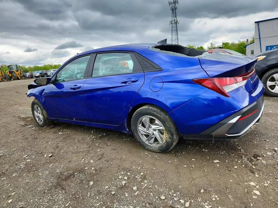 2024 HYUNDAI ELANTRA SE  