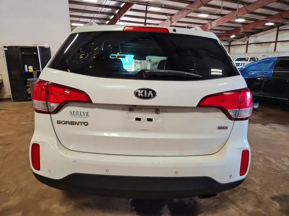 2015 KIA SORENTO LX  