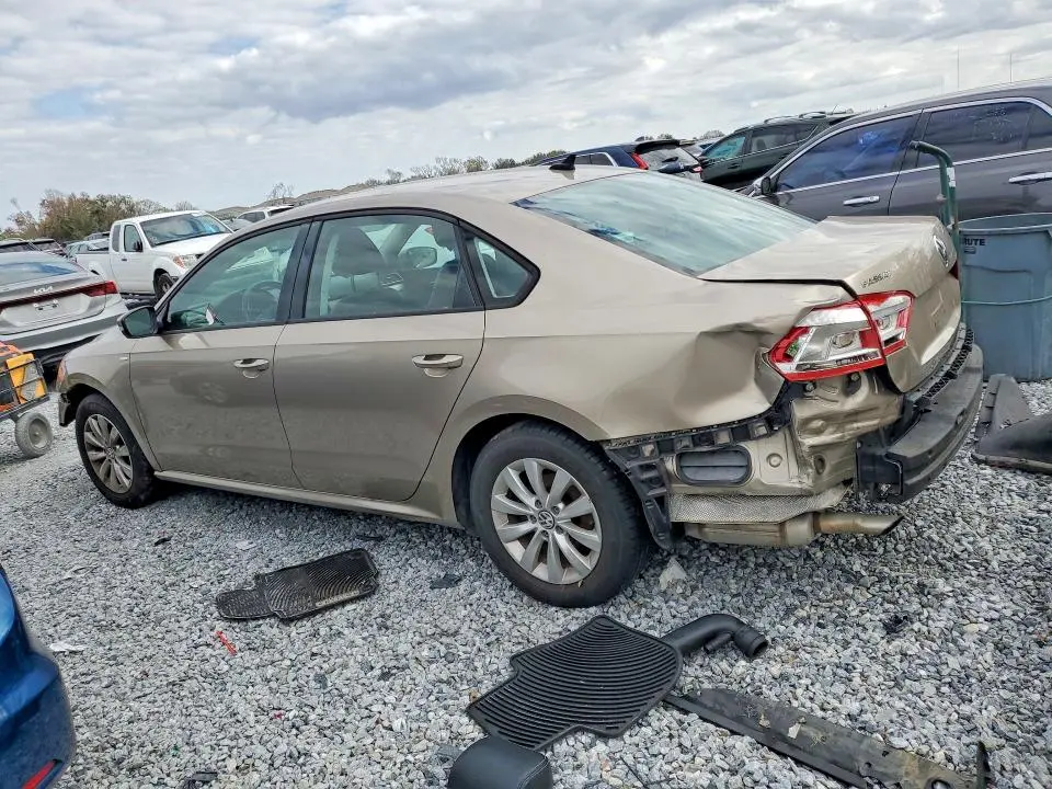 2015 VOLKSWAGEN PASSAT S  