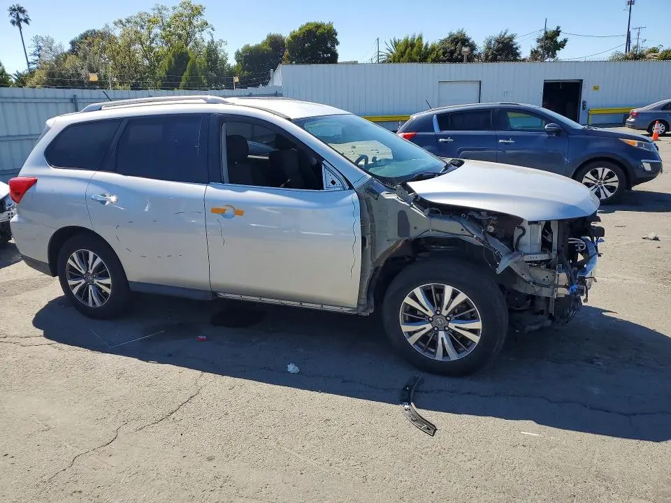 2017 NISSAN PATHFINDER SV  