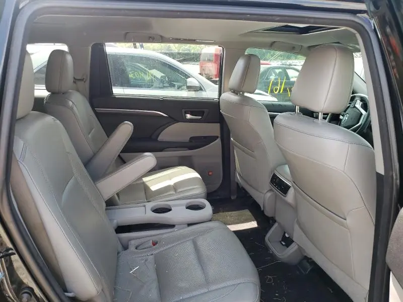 2016 TOYOTA HIGHLANDER LIMITED