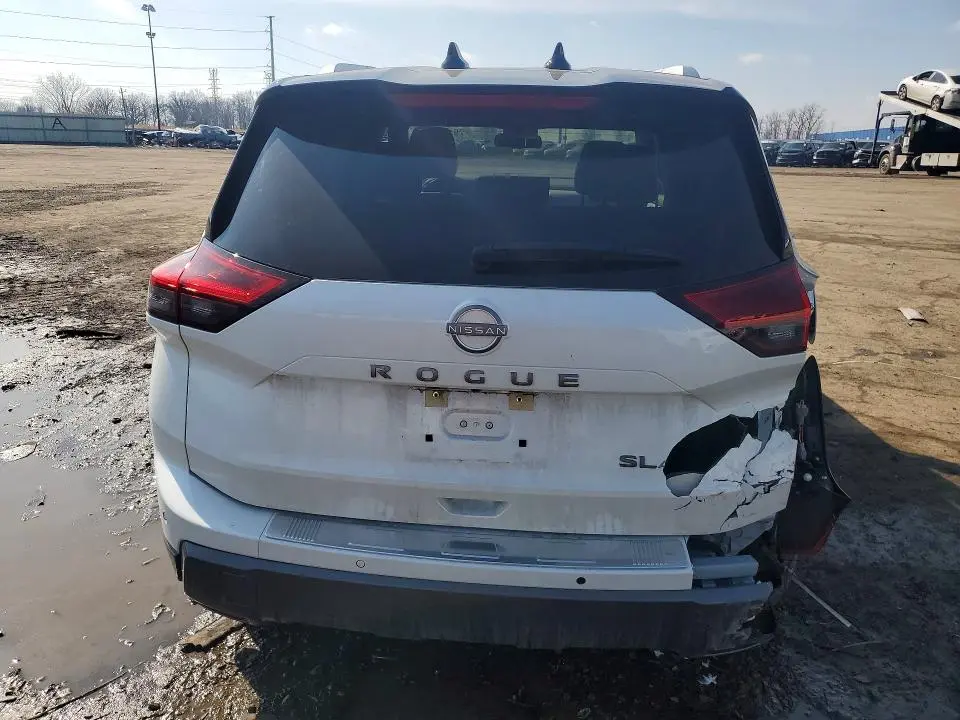 2025 NISSAN ROGUE SL  