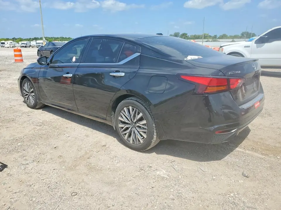 2023 NISSAN ALTIMA SV  