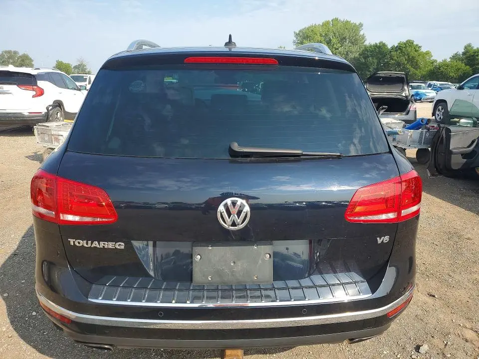 2015 VOLKSWAGEN TOUAREG V6  