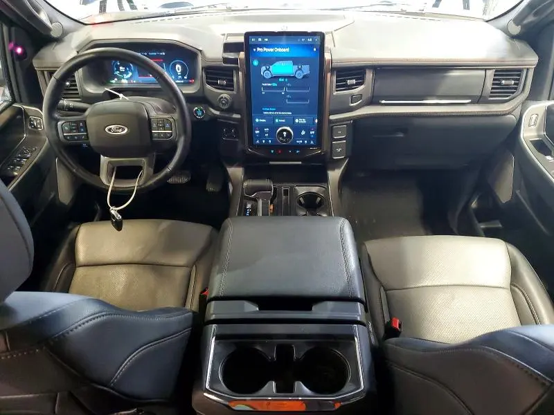 2023 FORD F150 LIGHTNING PRO  