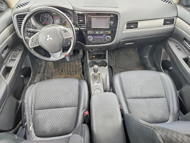 2015 MITSUBISHI OUTLANDER SE  
