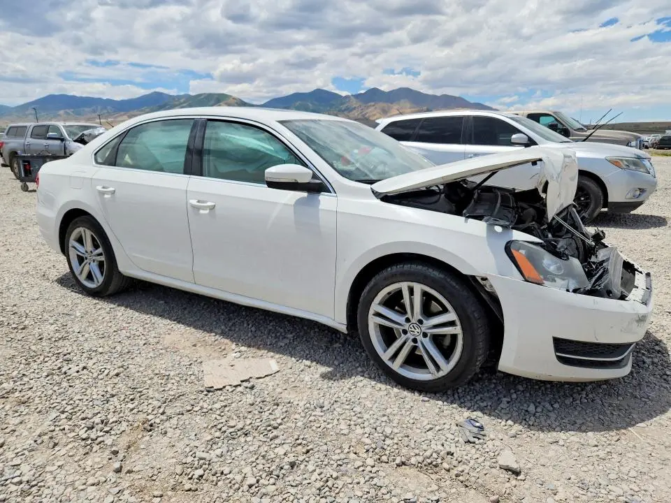 2014 VOLKSWAGEN PASSAT SE  