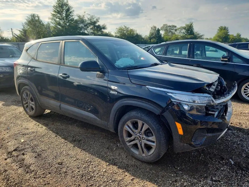 2021 KIA SELTOS LX  