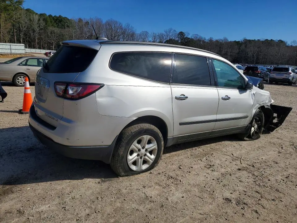 2016 CHEVROLET TRAVERSE LS  