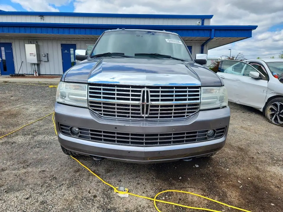 2011 LINCOLN NAVIGATOR   