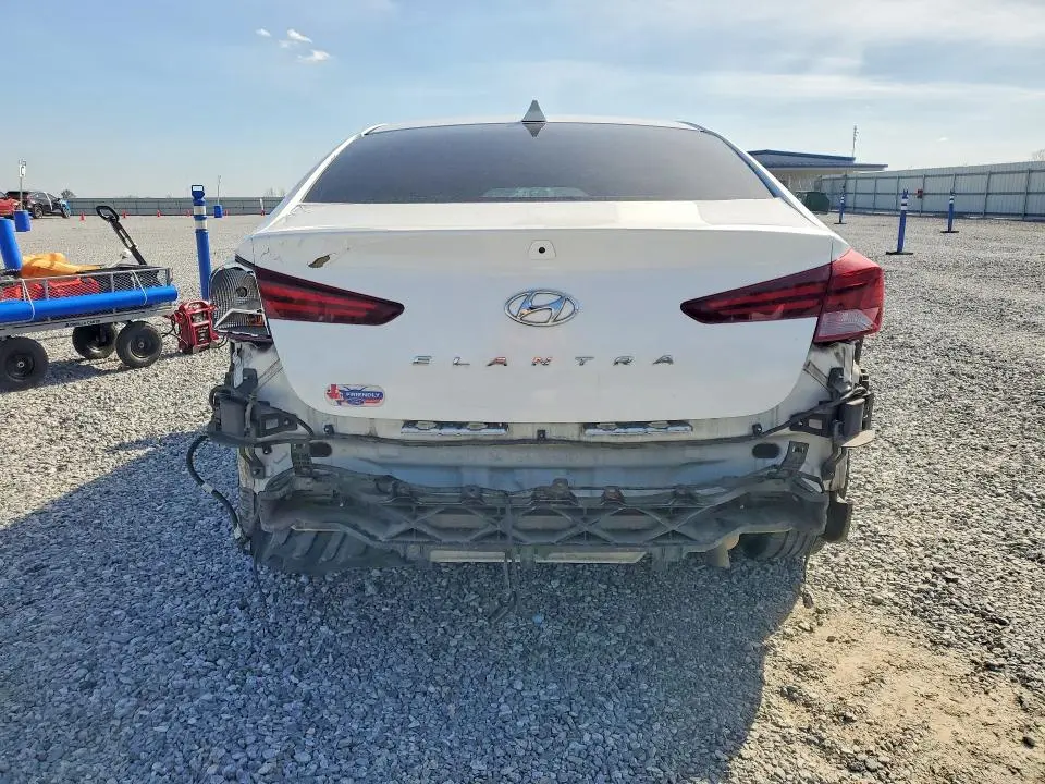 2019 HYUNDAI ELANTRA SEL  