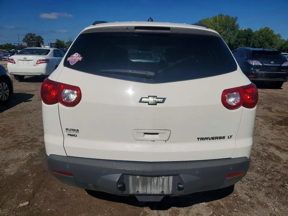 2011 CHEVROLET TRAVERSE LS  