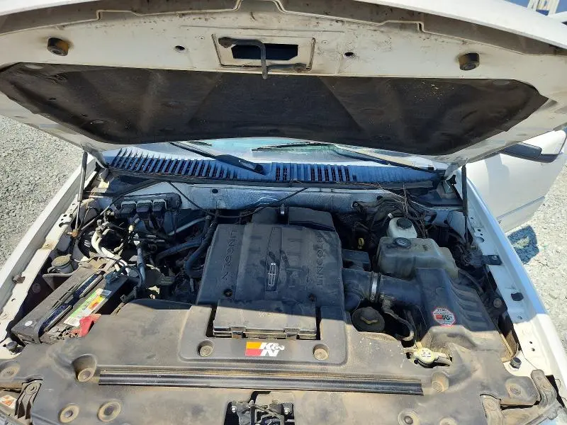 2011 LINCOLN NAVIGATOR L  