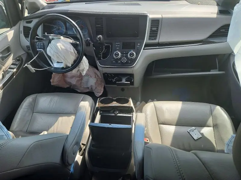 2017 TOYOTA SIENNA XLE 8-PASSENGER  