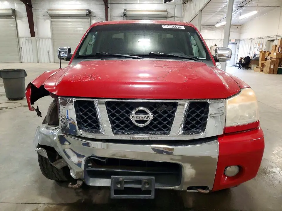 2010 NISSAN TITAN SE  