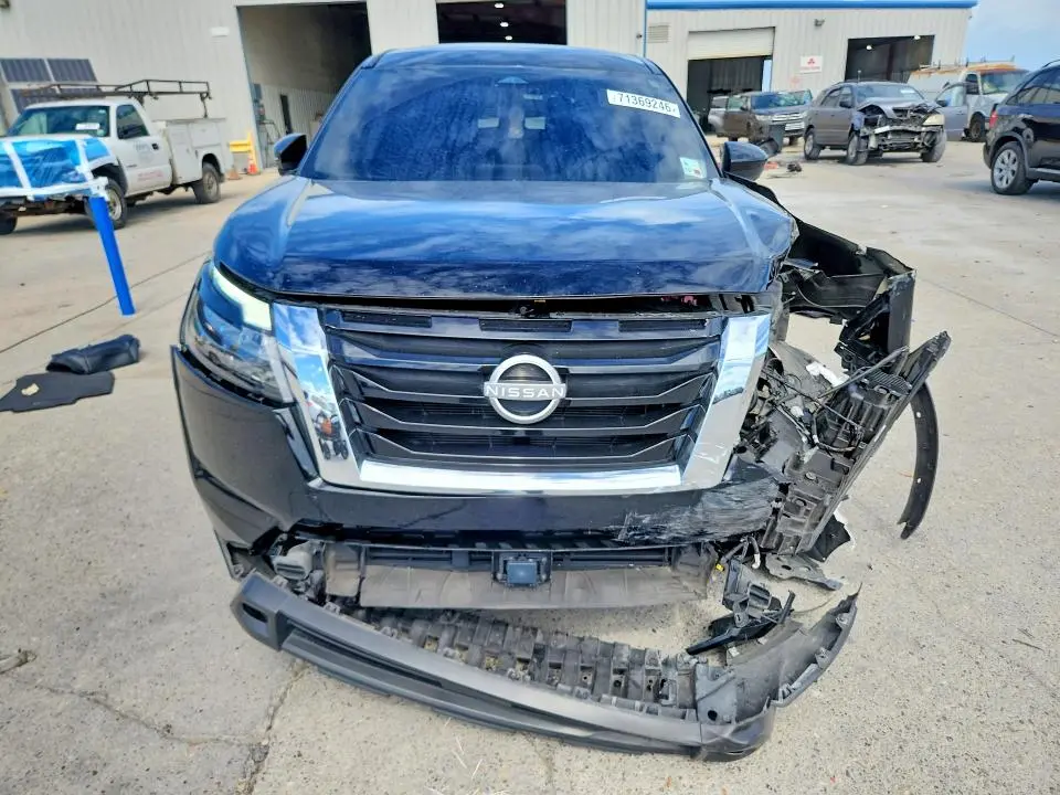 2024 NISSAN PATHFINDER S  