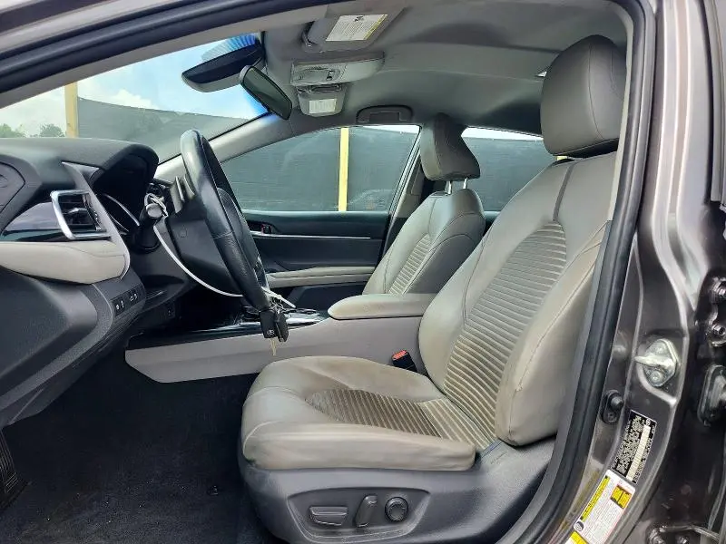 2018 TOYOTA CAMRY SE  